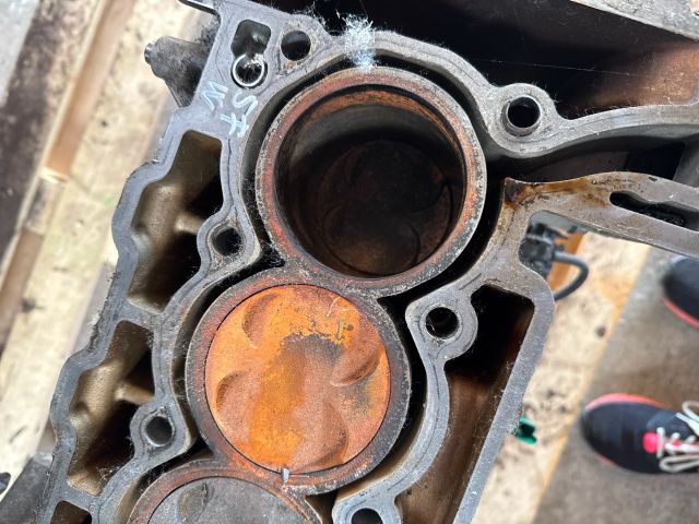 bontott CITROËN C4 PICASSO Motorblokk (Fűzött)