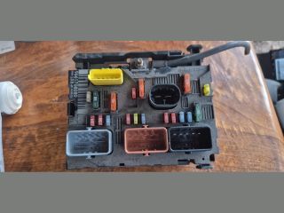 bontott CITROËN C4 PICASSO Biztosítéktábla Motortér