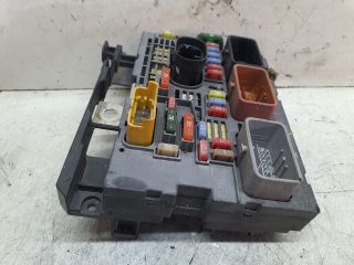 bontott CITROËN C4 PICASSO Biztosítéktábla Motortér