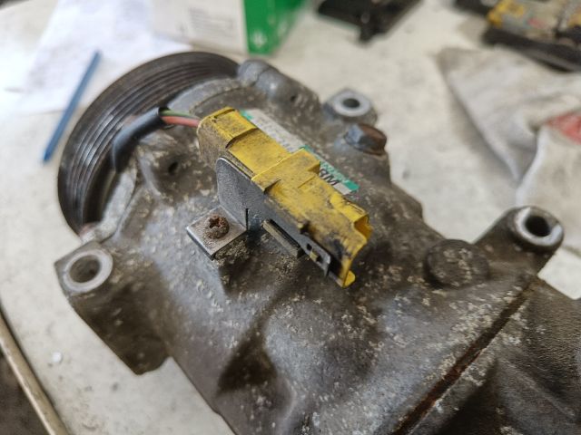 bontott CITROËN C4 PICASSO Klímakompresszor