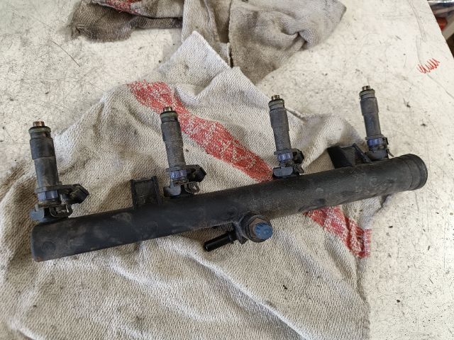 bontott CITROËN C4 PICASSO Porlasztó Sor / Híd