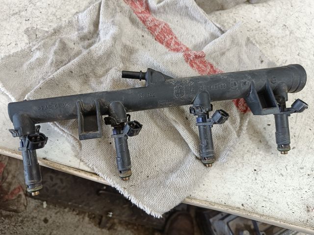 bontott CITROËN C4 PICASSO Porlasztó Sor / Híd