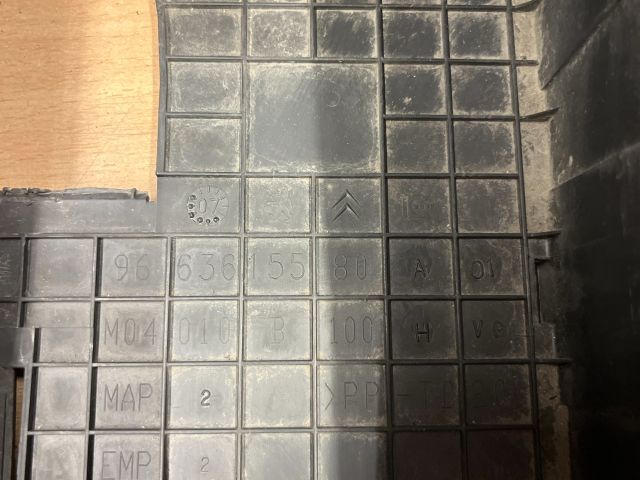 bontott CITROËN C4 PICASSO Akkumulátor Tartó