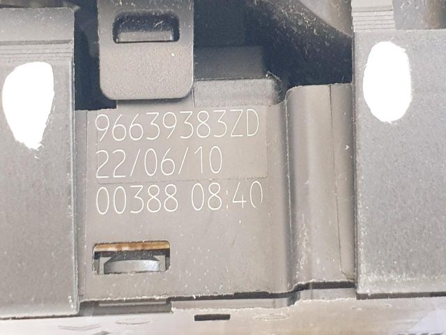 bontott CITROËN C4 PICASSO Bal első Ablakemelő Kapcsoló