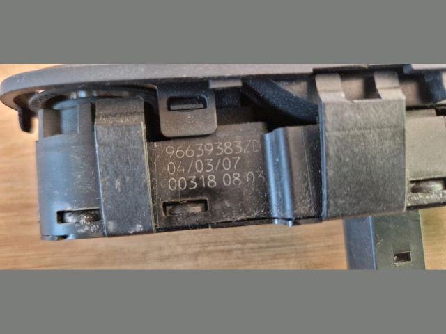 bontott CITROËN C4 PICASSO Bal első Ablakemelő Kapcsoló