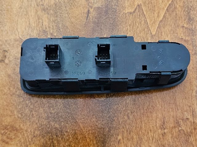 bontott CITROËN C4 PICASSO Bal első Ablakemelő Kapcsoló