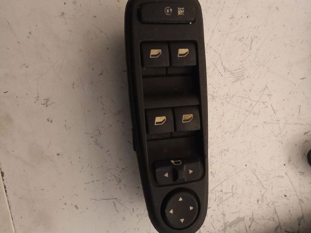 bontott CITROËN C4 PICASSO Bal első Ablakemelő Kapcsoló