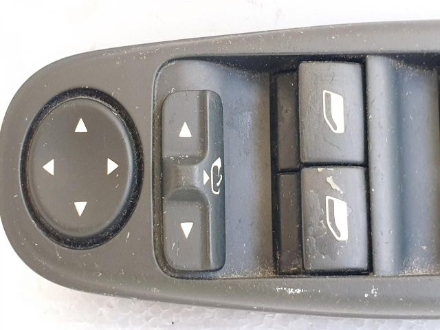 bontott CITROËN C4 PICASSO Bal első Ablakemelő Kapcsoló