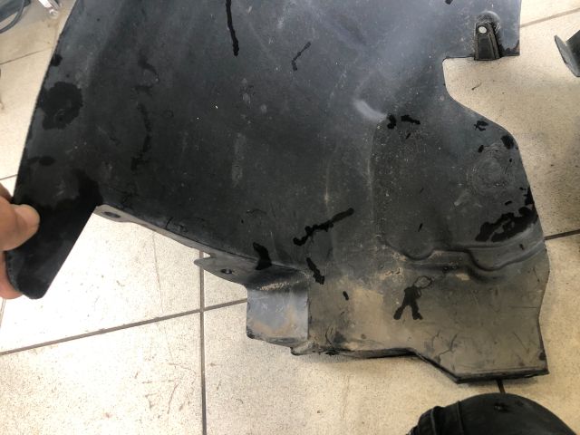 bontott CITROËN C4 PICASSO Bal első Dobbetét (Kerékjárati, Műanyag)