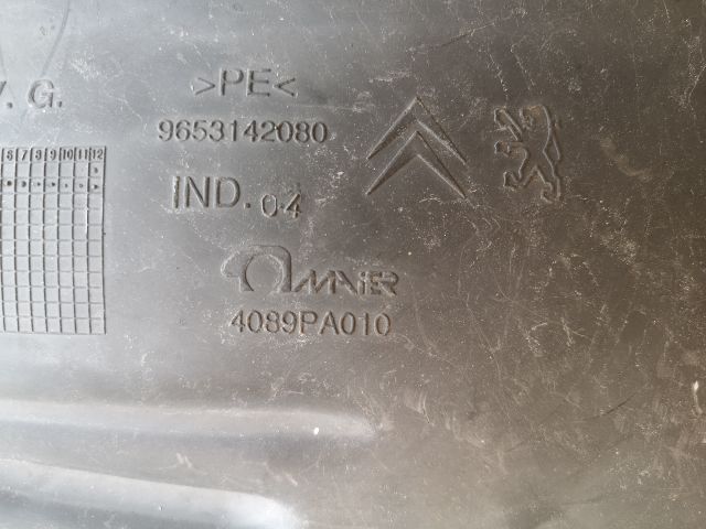 bontott CITROËN C4 PICASSO Bal első Dobbetét (Kerékjárati, Műanyag)