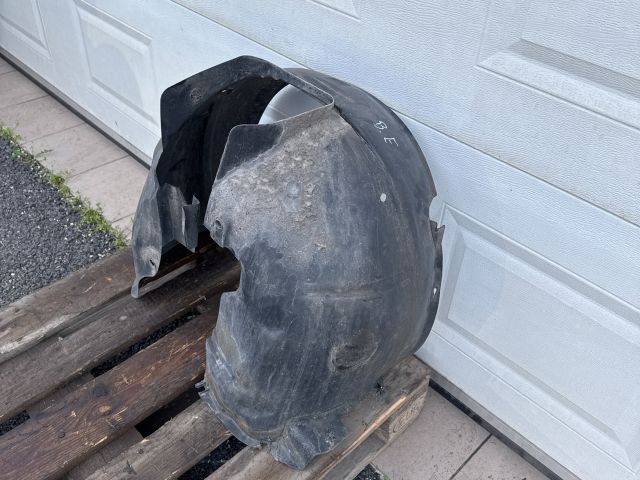 bontott CITROËN C4 PICASSO Bal első Dobbetét (Kerékjárati, Műanyag)