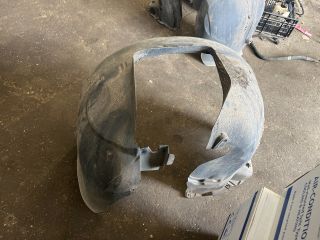 bontott CITROËN C4 PICASSO Bal első Dobbetét (Kerékjárati, Műanyag)