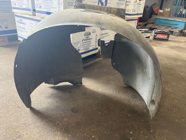 bontott CITROËN C4 PICASSO Bal első Dobbetét (Kerékjárati, Műanyag)