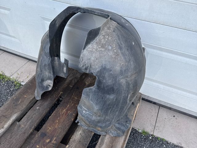 bontott CITROËN C4 PICASSO Bal első Dobbetét (Kerékjárati, Műanyag)