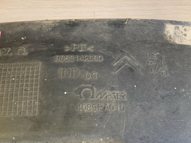 bontott CITROËN C4 PICASSO Bal első Első Dobbetét (Kerékjárati, Műanyag)