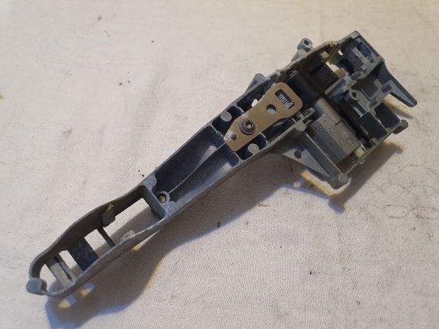 bontott CITROËN C4 PICASSO Bal első Külső Kilincsfészek