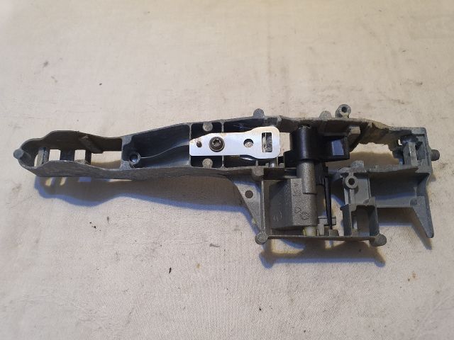 bontott CITROËN C4 PICASSO Bal első Külső Kilincsfészek