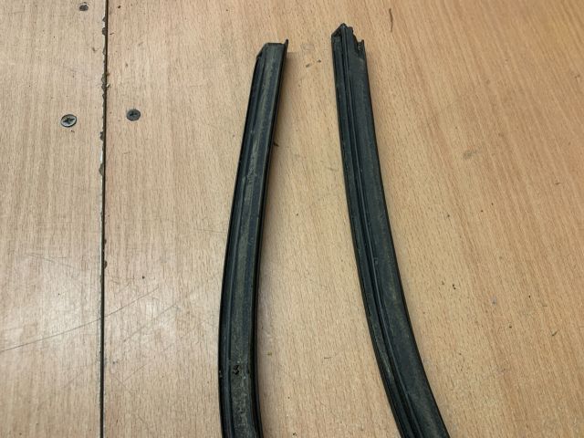 bontott CITROËN C4 PICASSO Bal első Sárvédő Díszléc