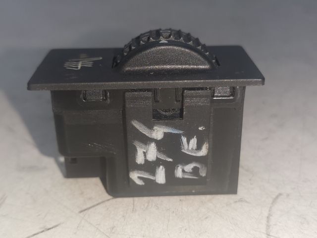 bontott CITROËN C4 PICASSO Bal első Ülésfűtés Kapcsoló