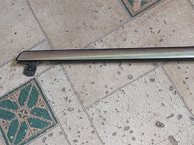 bontott CITROËN C4 PICASSO Bal első Vízlehúzó Gumicsík