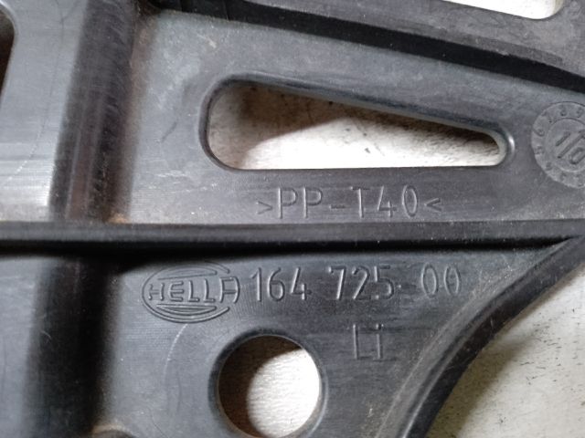 bontott CITROËN C4 PICASSO Bal Fényszóró Tartó