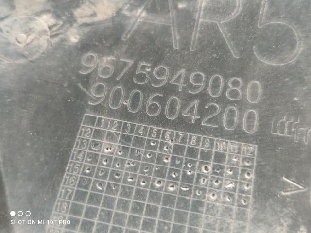 bontott CITROËN C4 PICASSO Bal hátsó Dobbetét (Kerékjárati, Műanyag)