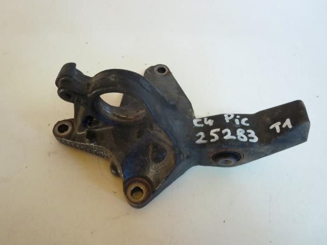 bontott CITROËN C4 PICASSO Bal hátsó Féltengely Tartó