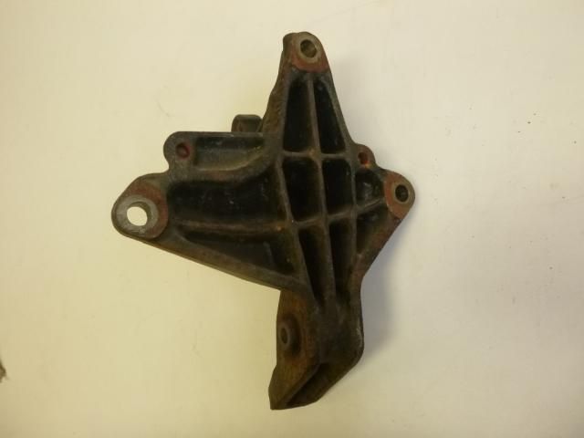 bontott CITROËN C4 PICASSO Bal hátsó Féltengely Tartó