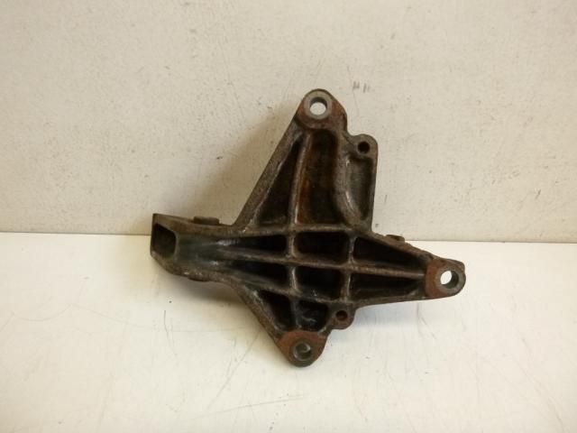 bontott CITROËN C4 PICASSO Bal hátsó Féltengely Tartó