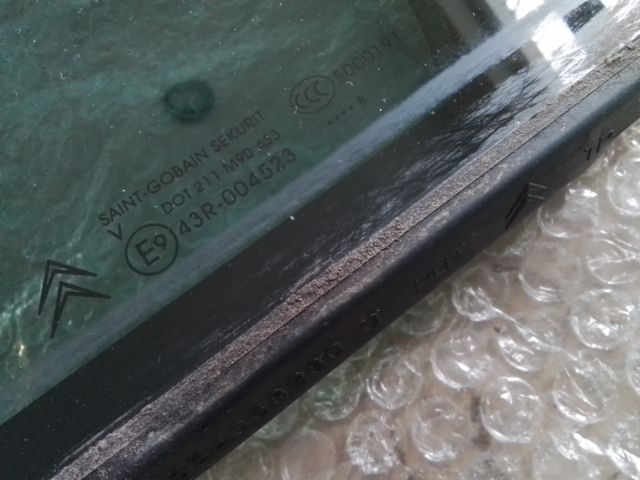 bontott CITROËN C4 PICASSO Bal hátsó Fixüveg (Ajtóban)