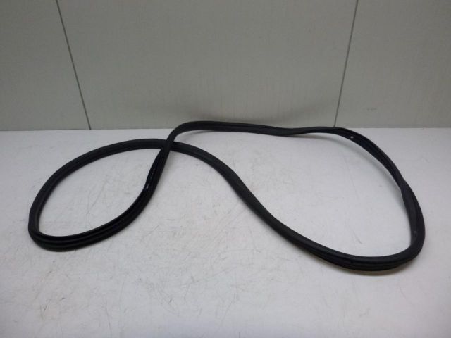 bontott CITROËN C4 PICASSO Bal hátsó Gumikéder