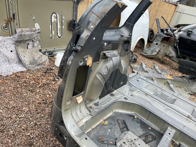 bontott CITROËN C4 PICASSO Bal hátsó Negyed Karosszéria Csomag