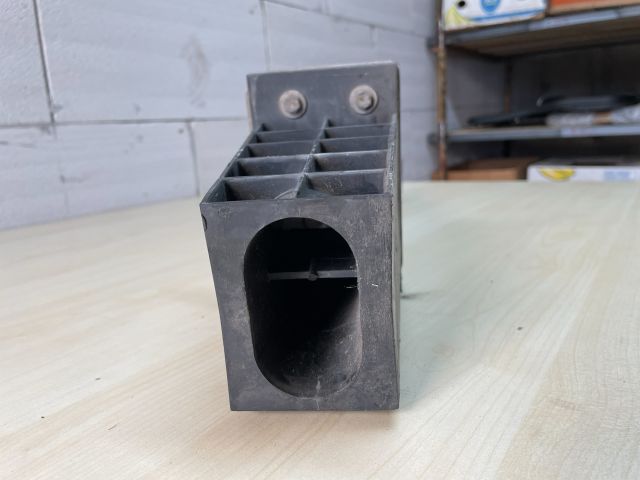 bontott CITROËN C4 PICASSO Bal Lökhárító Tartó Nyúlványvég