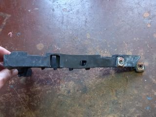 bontott CITROËN C4 PICASSO Bal Sárvédő Oldaltartó