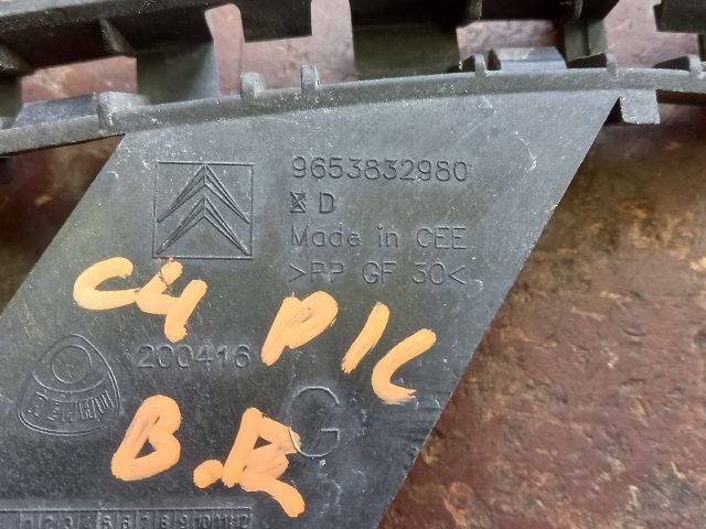 bontott CITROËN C4 PICASSO Bal Sárvédő Oldaltartó