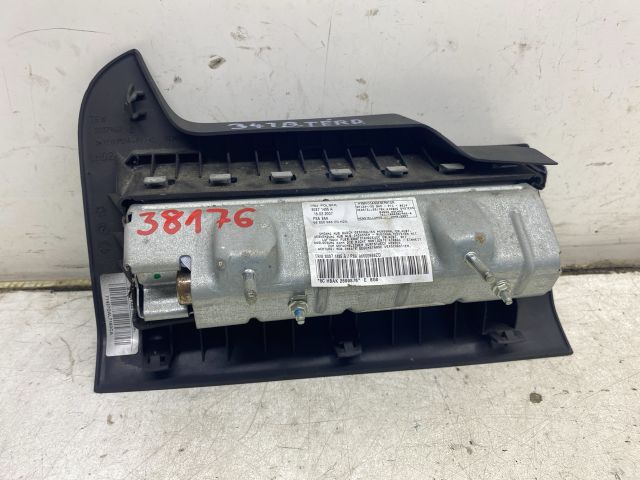 bontott CITROËN C4 PICASSO Bal Térdlégzsák