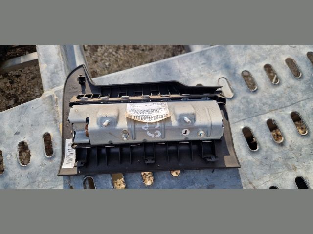 bontott CITROËN C4 PICASSO Bal Térdlégzsák