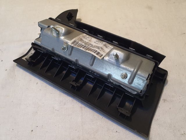 bontott CITROËN C4 PICASSO Bal Térdlégzsák