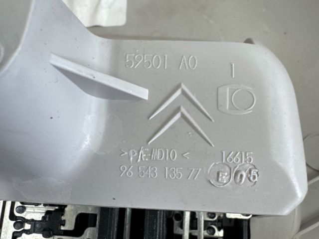 bontott CITROËN C4 PICASSO Beltér Világítás Első