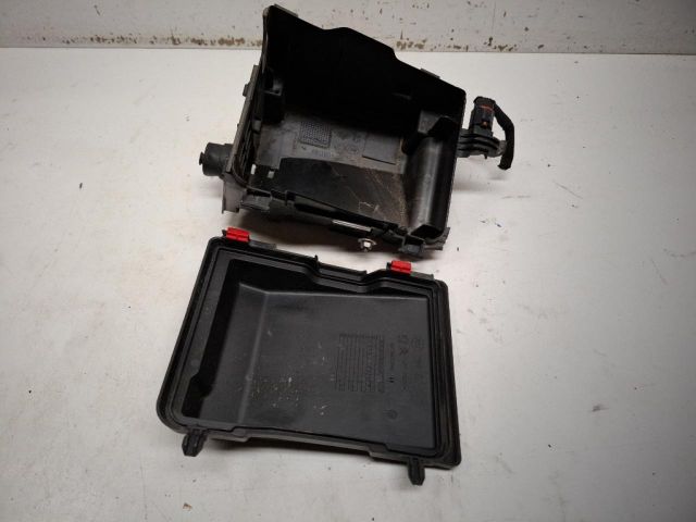 bontott CITROËN C4 PICASSO Biztosítéktábla Doboz