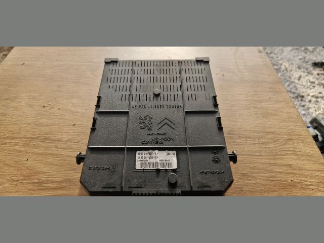 bontott CITROËN C4 PICASSO Biztosítéktábla Utastér