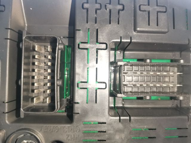 bontott CITROËN C4 PICASSO Biztosítéktábla Utastér