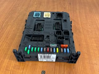 bontott CITROËN C4 PICASSO Biztosítéktábla Utastér