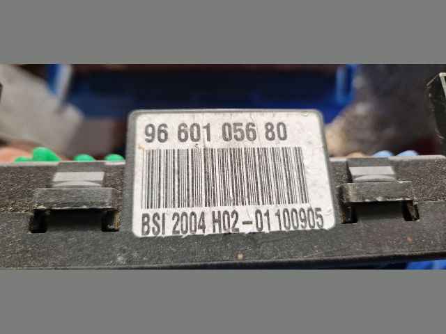 bontott CITROËN C4 PICASSO Biztosítéktábla Utastér