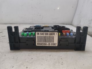 bontott CITROËN C4 PICASSO Biztosítéktábla Utastér