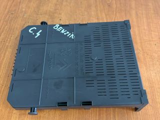 bontott CITROËN C4 PICASSO Biztosítéktábla Utastér