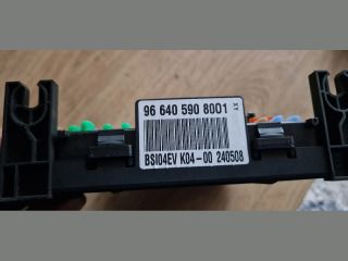 bontott CITROËN C4 PICASSO Biztosítéktábla Utastér