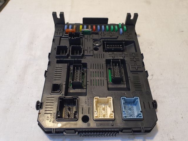 bontott CITROËN C4 PICASSO Biztosítéktábla Utastér