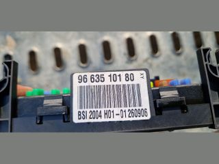 bontott CITROËN C4 PICASSO Biztosítéktábla Utastér