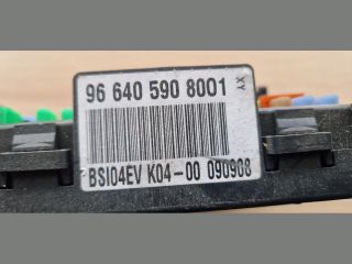 bontott CITROËN C4 PICASSO Biztosítéktábla Utastér